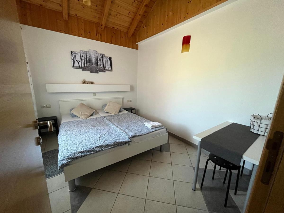 Guesthouse Hodak Seliste Dreznicko Exterior foto